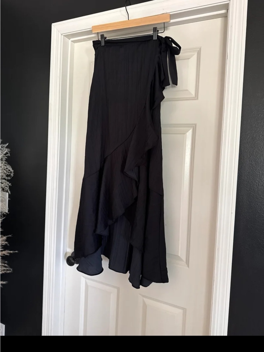 Anthropologie Maeve Ruffle Wrap Midi Skirt in Black Size Medium - Picture 6 of 12